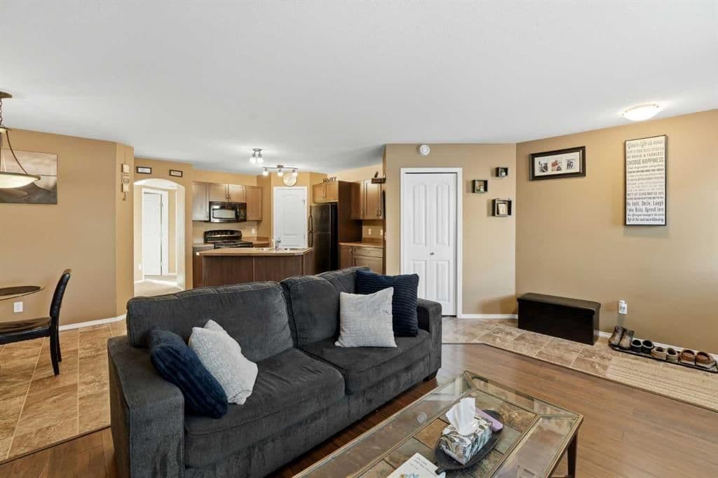 Recently sold home in Johnstone Park