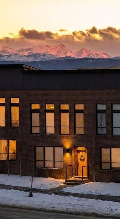 Recently sold home in Springbank Hill