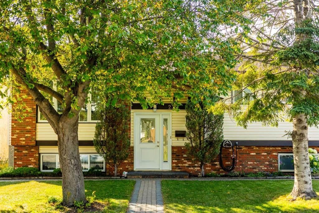 Recently sold home in Whitehorn