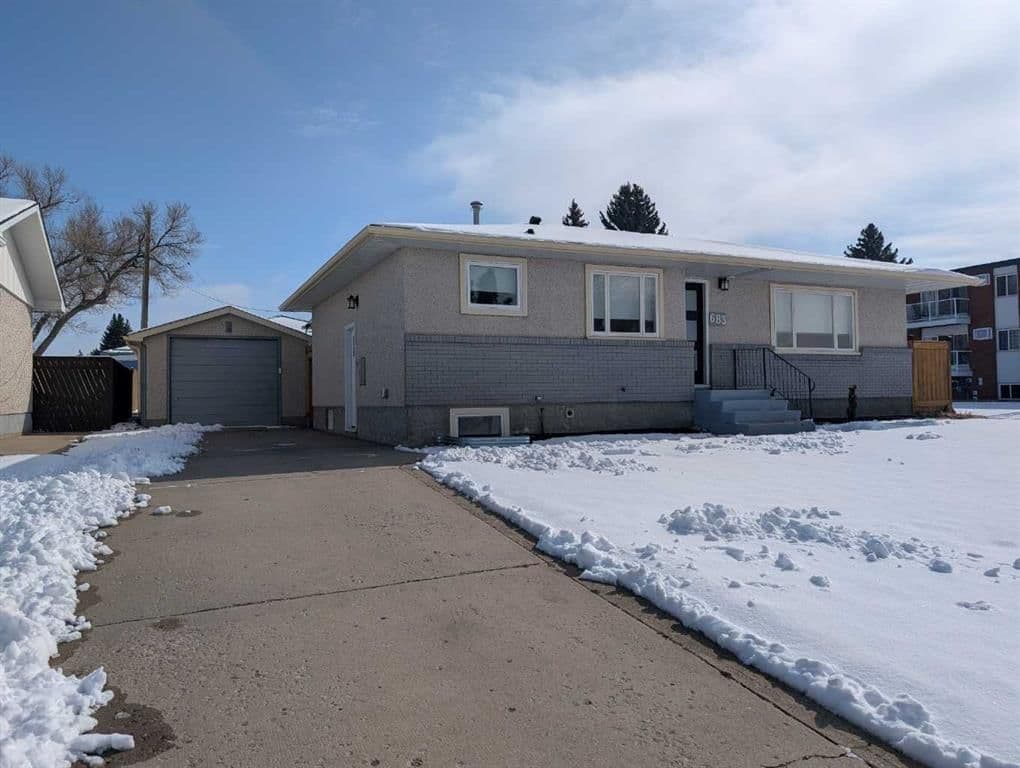 Recently sold home in Northwest Crescent Heights