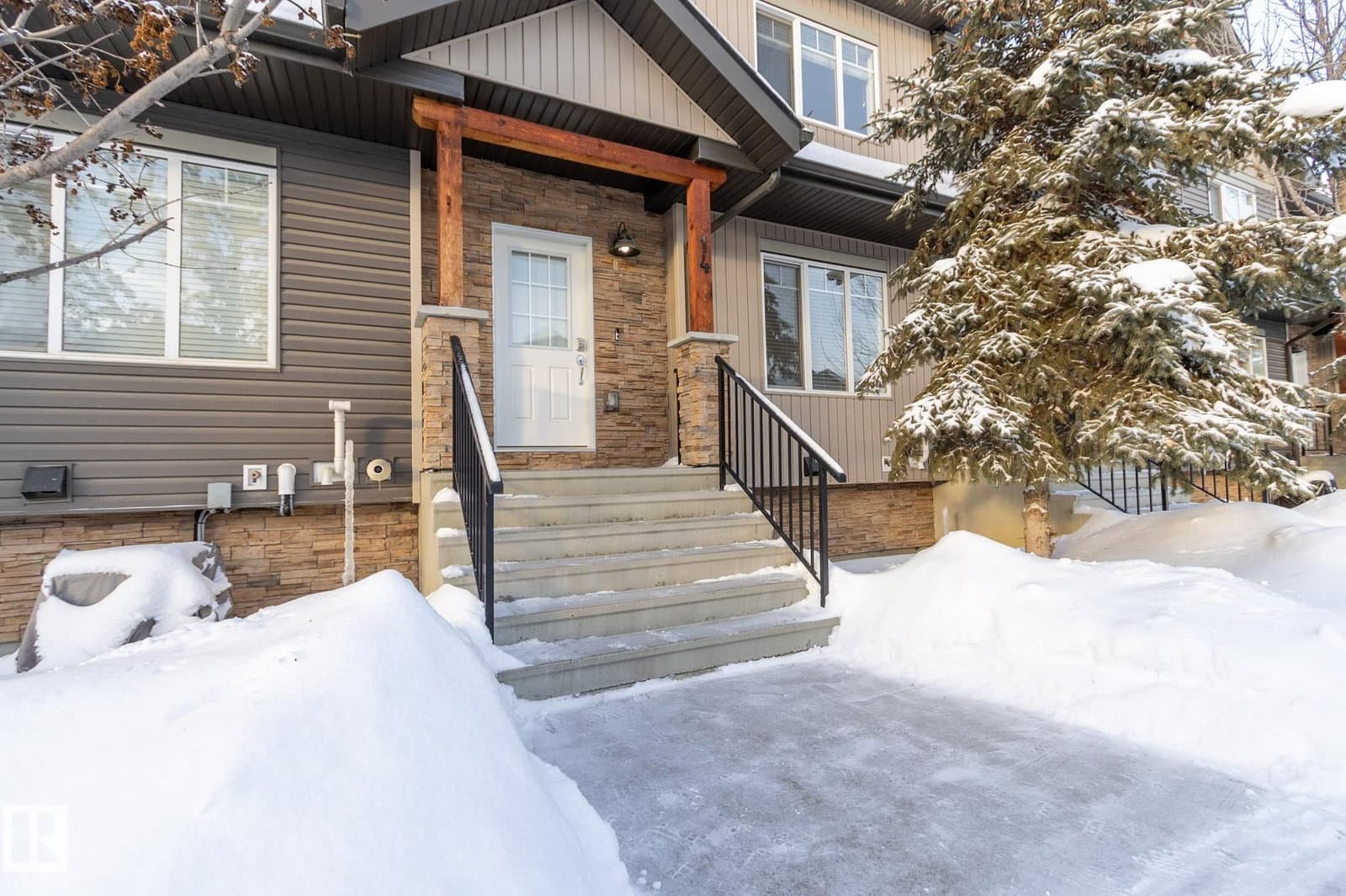 Recently sold home in Eaux Claires