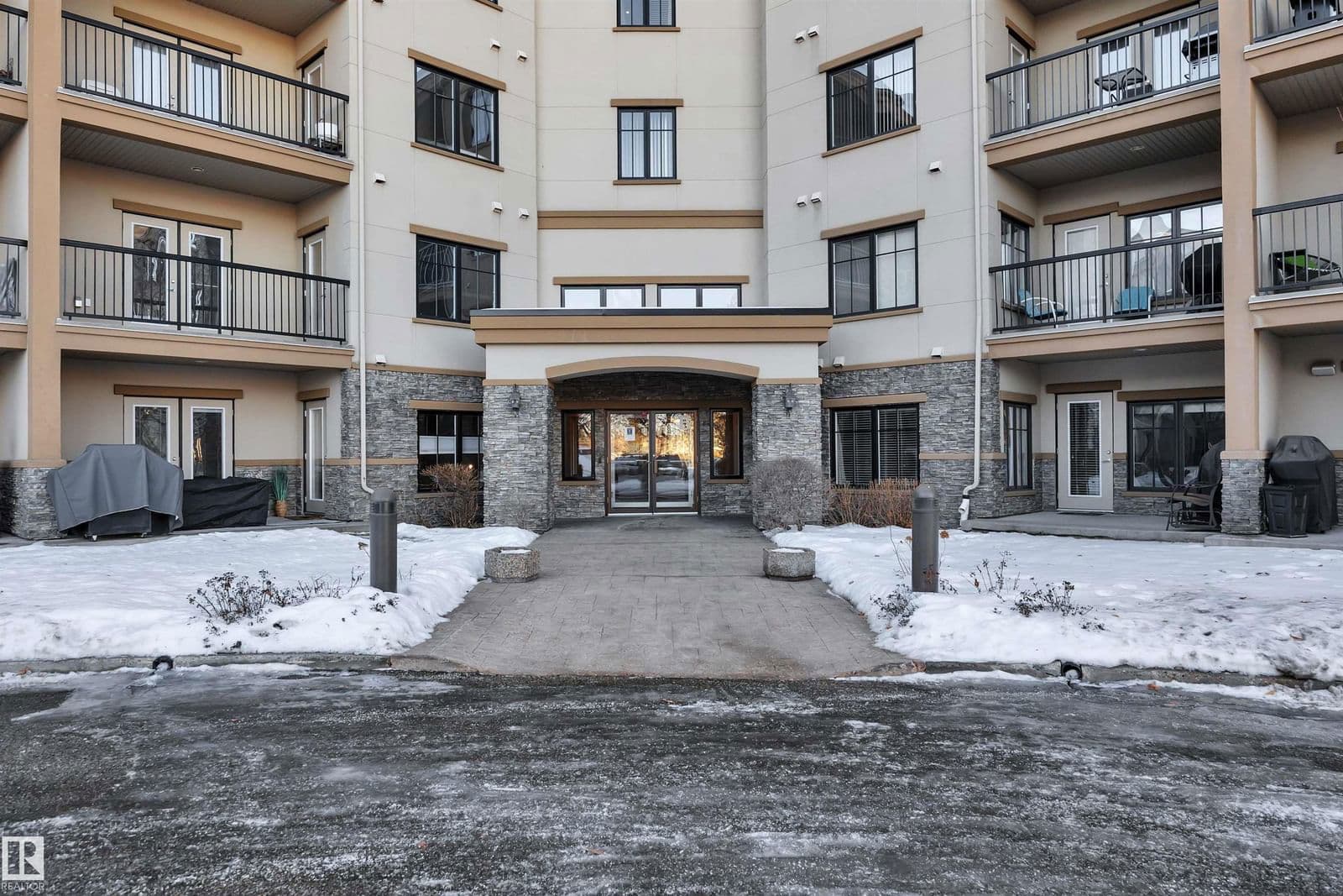 Recently sold home in Magrath Heights