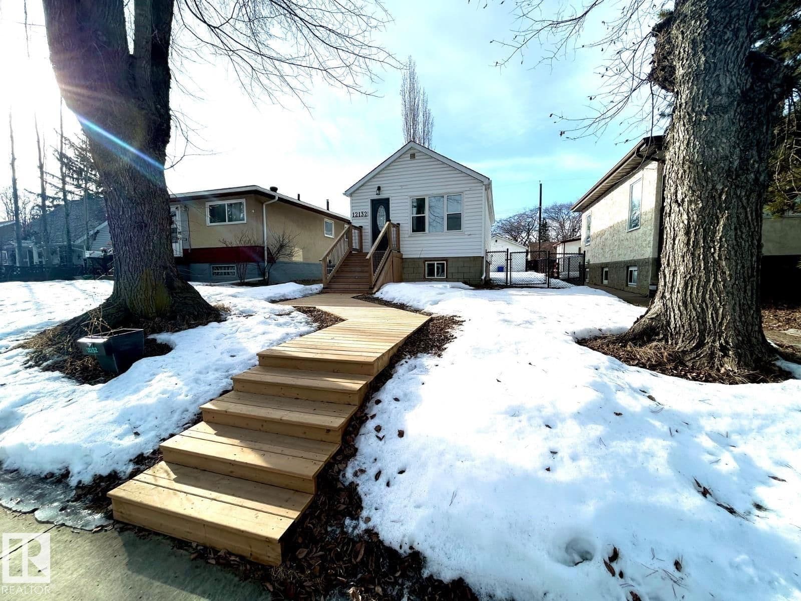 Recently sold home in Montrose (Edmonton)