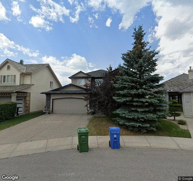 Street view of 118 Simcoe Crescent SW, Calgary