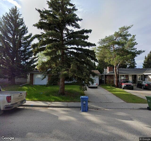 Street view of 2812 Oakmoor Drive SW, Calgary