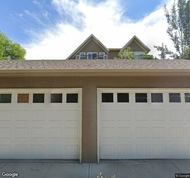 Street view of 1-922 3 Avenue NW, Calgary