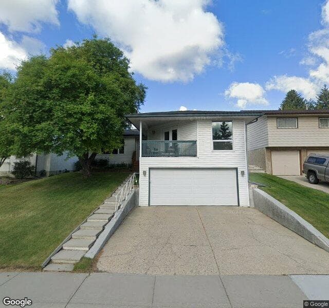 Street view of 211 Silver Ridge Crescent NW, Calgary