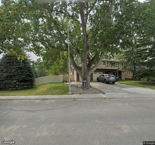 Street view of 1127 Varsity Estates Drive NW, Calgary