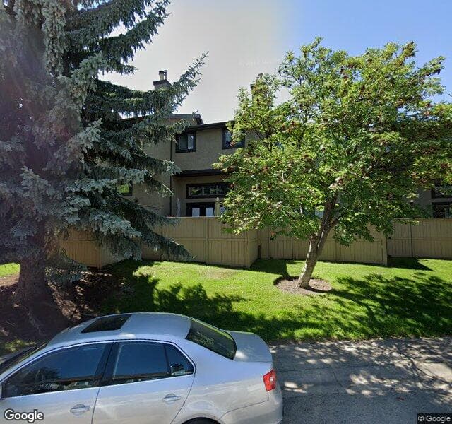 Street view of 10 Glamis Gardens SW, Calgary