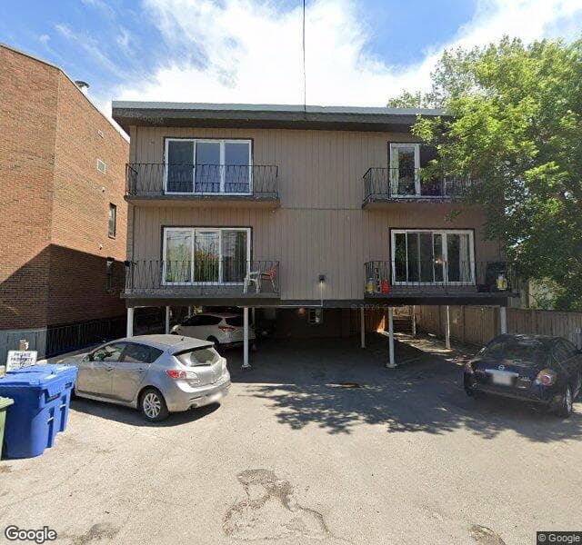 Street view of 916 3 Avenue NW, Calgary