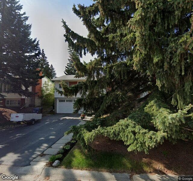 Street view of 22 Varcourt Place NW, Calgary
