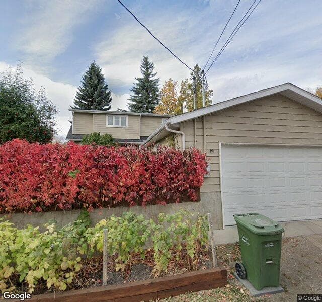 Street view of 2944 Lindsay Drive SW, Calgary