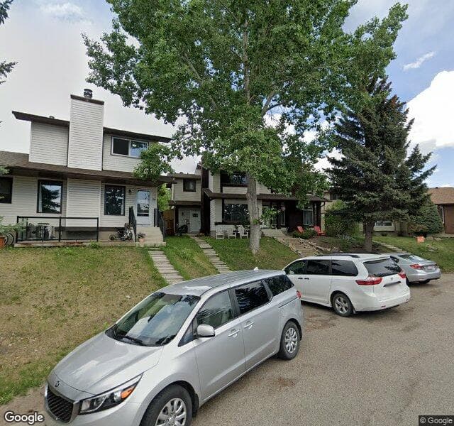 Street view of 32 Edgedale Court NW, Calgary
