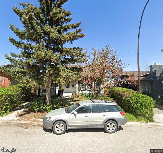 Street view of 11 Beaconsfield Place NW, Calgary