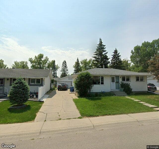 Street view of 131 Lynnview Way SE, Calgary