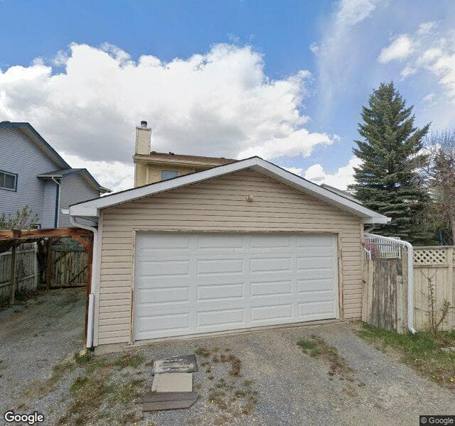 Street view of 124 Edgebrook Place NW, Calgary