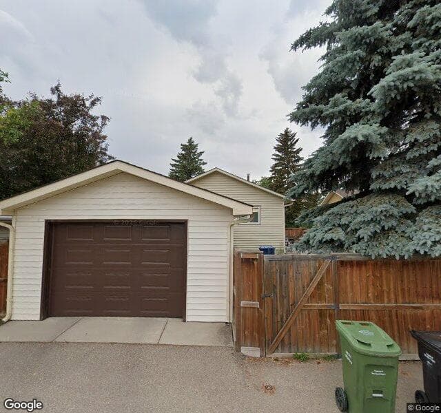 Street view of 1032 Mckenzie Drive SE, Calgary