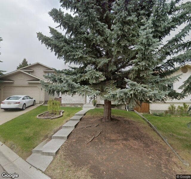 Street view of 117 Shawfield Bay SW, Calgary