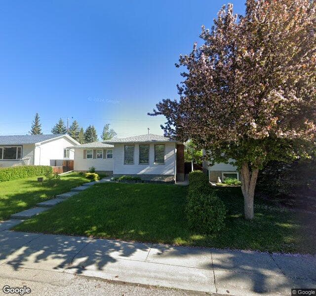 Street view of 11424 Southdale Close SW, Calgary