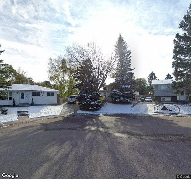 Street view of 127 Lynnview Crescent SE, Calgary
