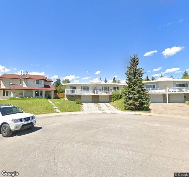 Street view of 1122 Nokomis Place NW, Calgary