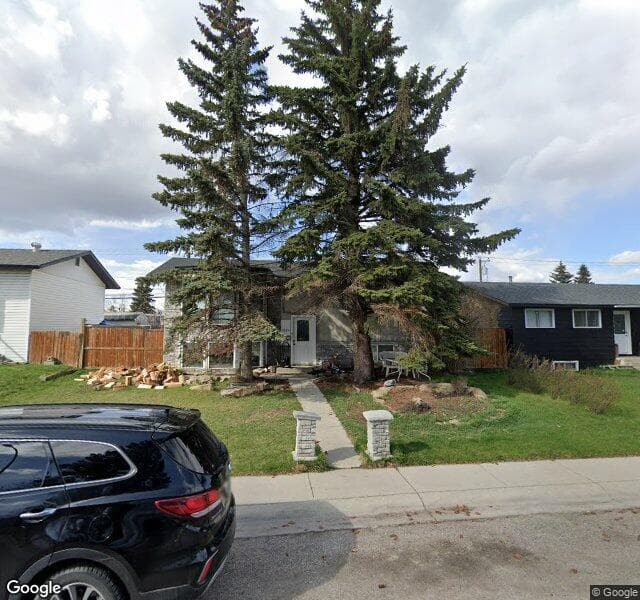 Street view of 1024 Penrith Crescent SE, Calgary