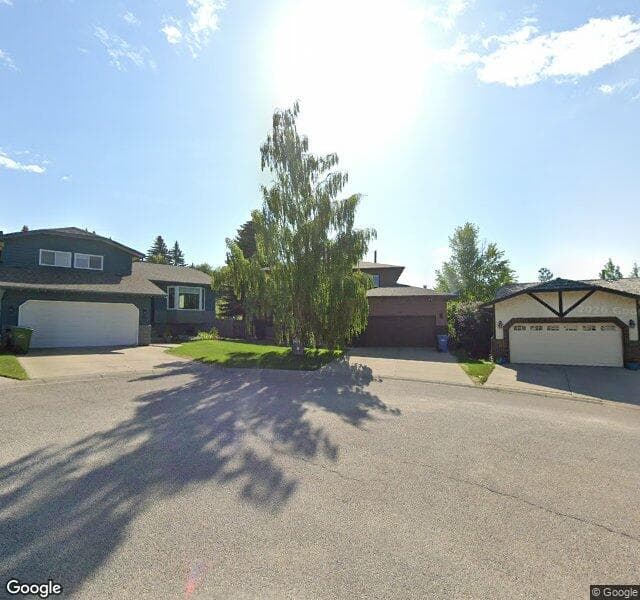 Street view of 20 Hawkridge Court NW, Calgary