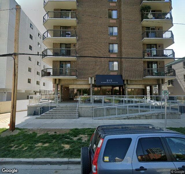 Street view of 303-215 14 Avenue SW, Calgary