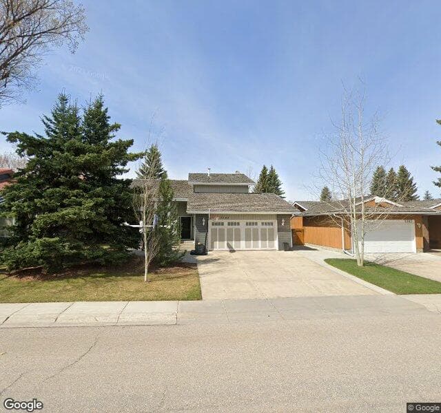 Street view of 3383 Oakwood Drive SW, Calgary