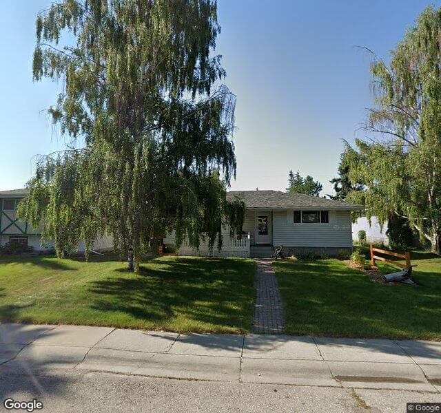 Street view of 1415 Southdale Place SW, Calgary