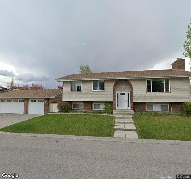 Street view of 231 Shawnessy Drive SW, Calgary