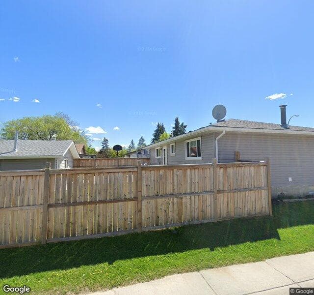 Street view of 2920 Rundlelawn Road NE, Calgary