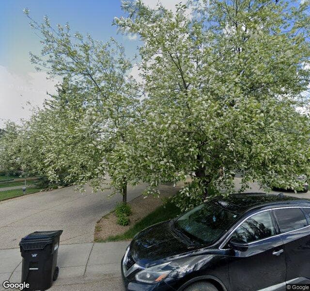 Street view of 10 Somerset Crescent SW, Calgary