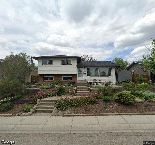 Street view of 123 Queen Anne Road SE, Calgary