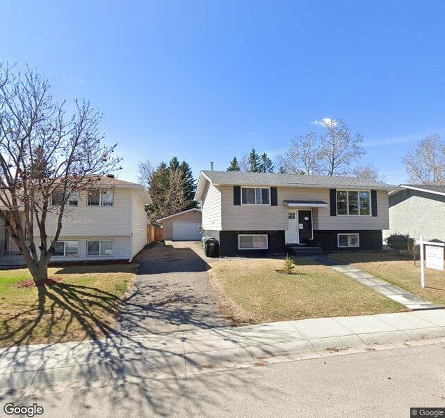Street view of 115 Lynnview Crescent SE, Calgary