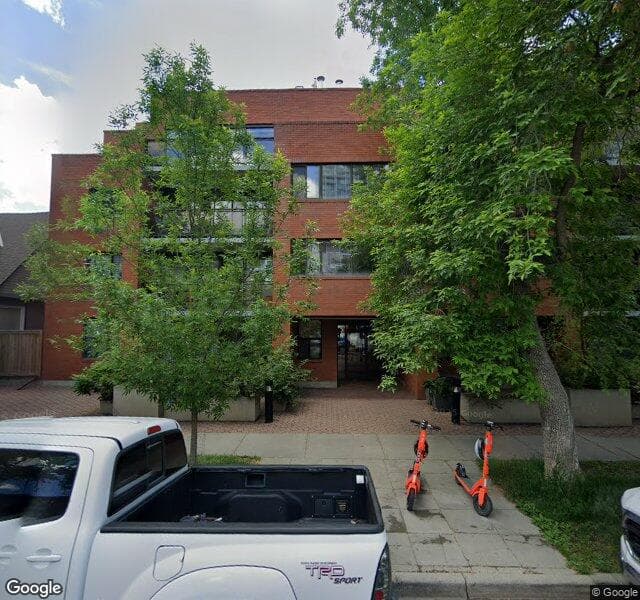Street view of 302-929 18 Avenue SW, Calgary