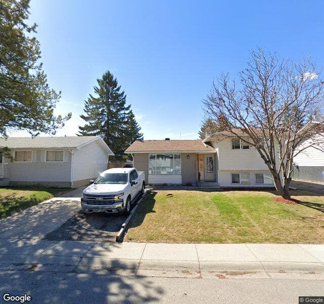 Street view of 111 Lynnview Crescent SE, Calgary