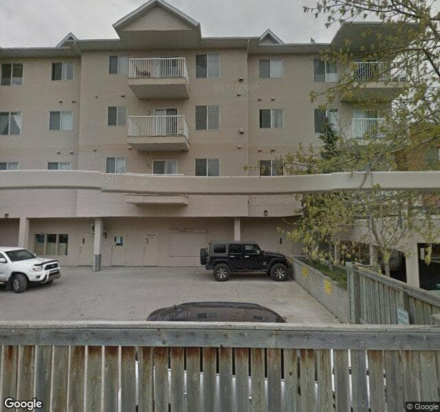 Street view of 301-1905 Centre Street NW, Calgary