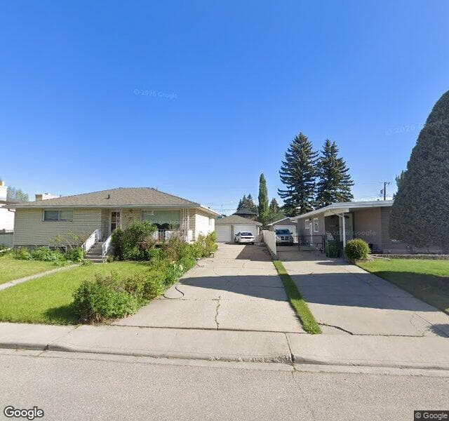 Street view of 412 26 Avenue NE, Calgary