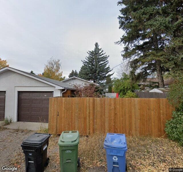 Street view of 32 Gissing Drive SW, Calgary