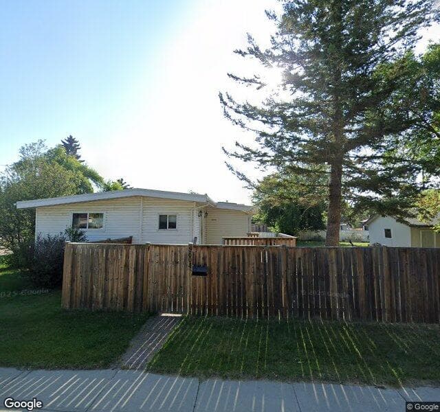 Street view of 5604 20 Street SW, Calgary