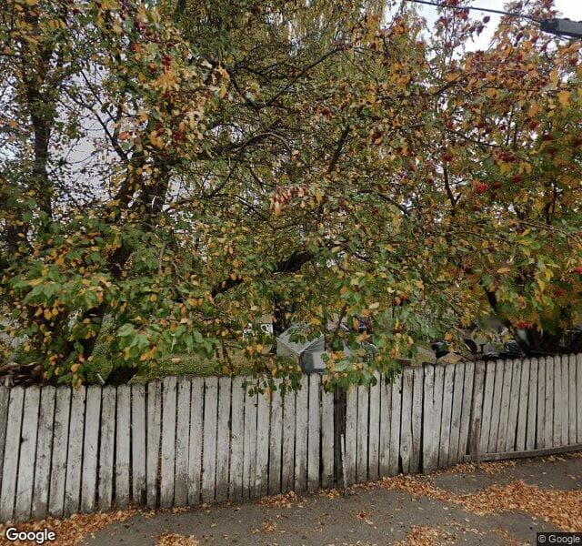 Street view of 915 87 Avenue SW, Calgary