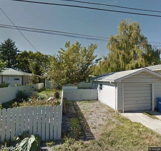 Street view of 1032 18 Street NE, Calgary