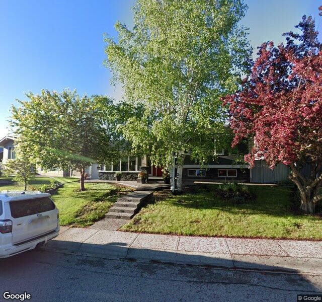 Street view of 831 Parkwood Drive SE, Calgary