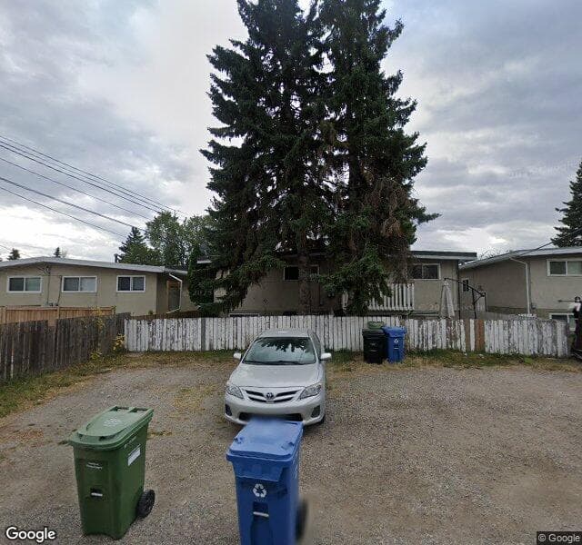 Street view of 622 Kingsmere Crescent SW, Calgary