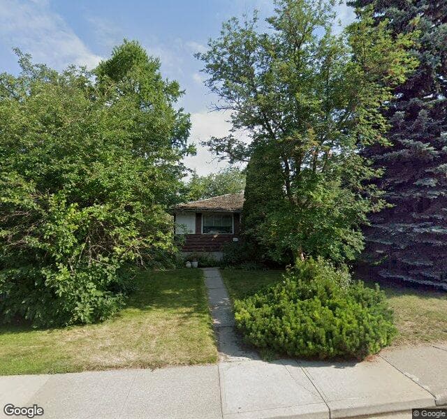 Street view of 518 33 Avenue SW, Calgary