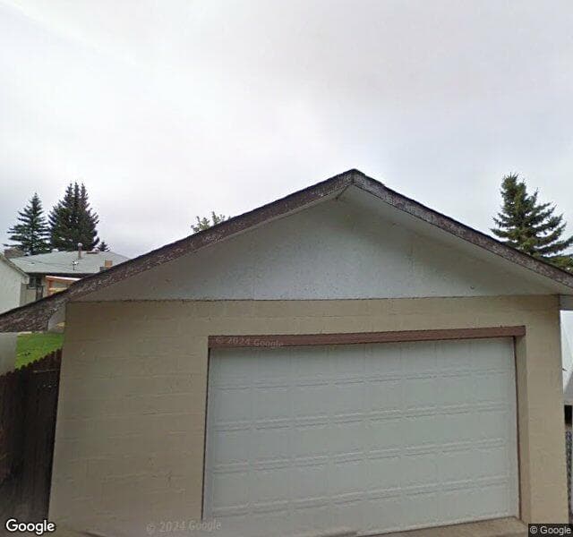 Street view of 2554 10 Avenue SE, Calgary