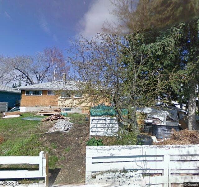 Street view of 1044 Trafford Drive NW, Calgary