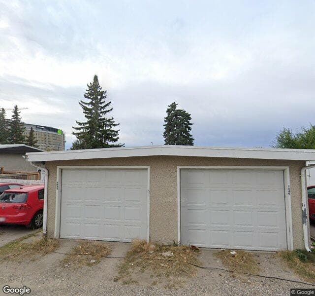 Street view of 1944 Uxbridge Drive NW, Calgary
