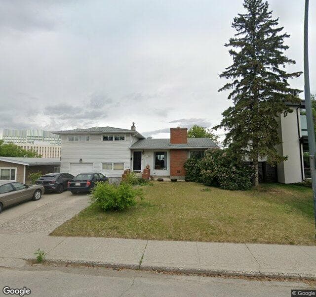 Street view of 1643 St Andrews Place NW, Calgary